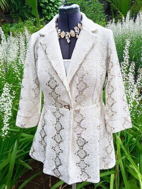 2 items - Frank Lyman Cream Metallic Gold  Print Patterned Blazer + Necklace